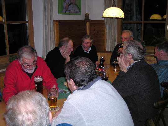 ../Images/Stammtisch mit Geburtstagfeier 009.jpg